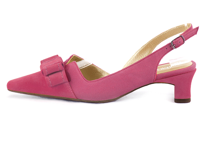 Fuschia pink women's open back shoes, with a knot. Tapered toe. Low kitten heels. Profile view - Florence KOOIJMAN